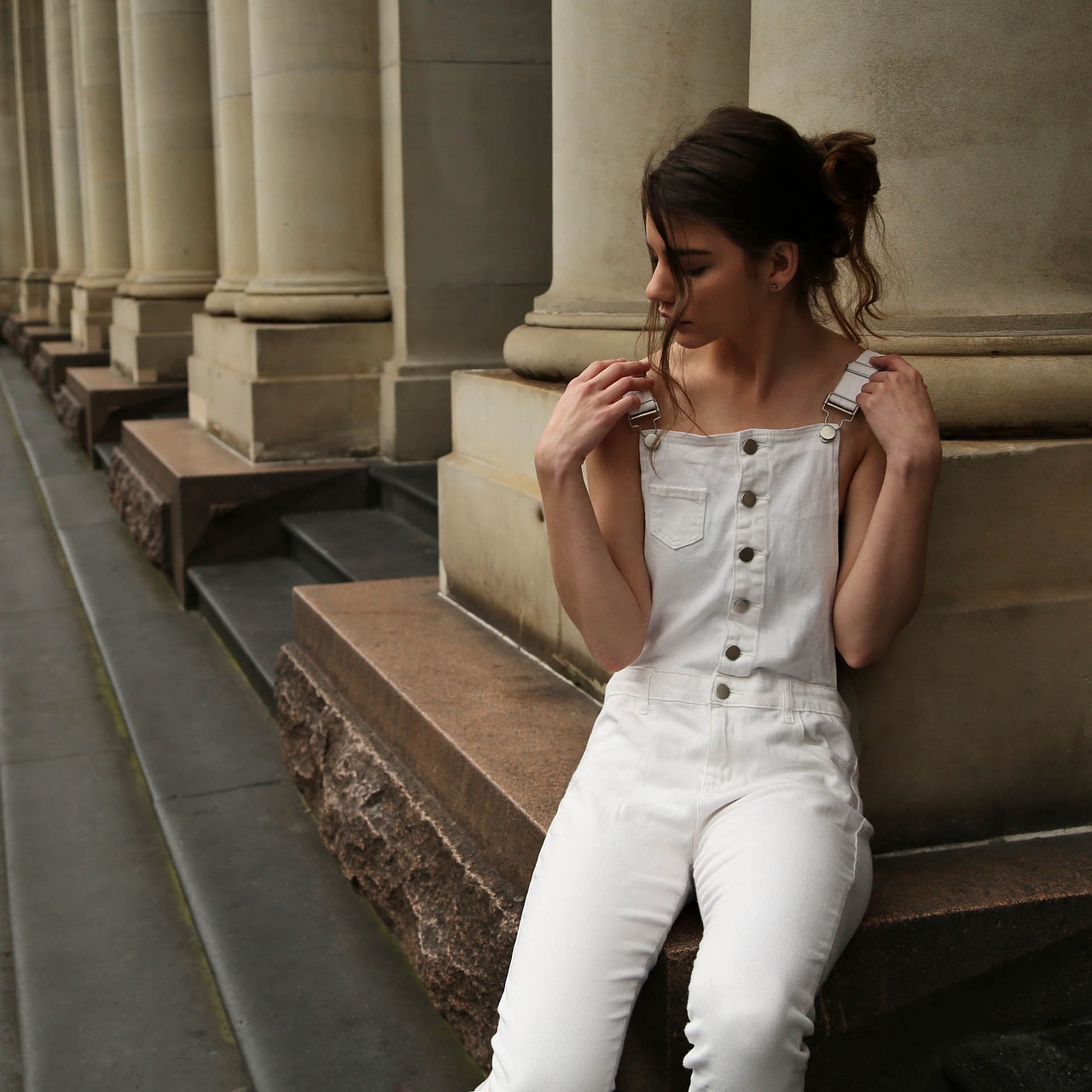 Białe spodnie – stylizacje, które zaskoczą